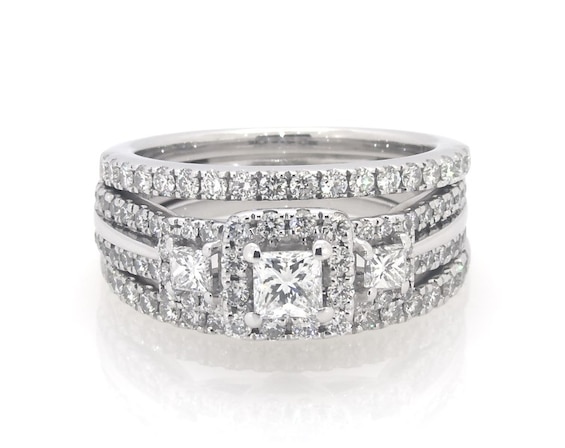 Previously Owned Vera Wang LOVE Princess-Cut Diamond Three-Stone Bridal Set 1-3/8 ct tw 14K White Gold Size 6.5