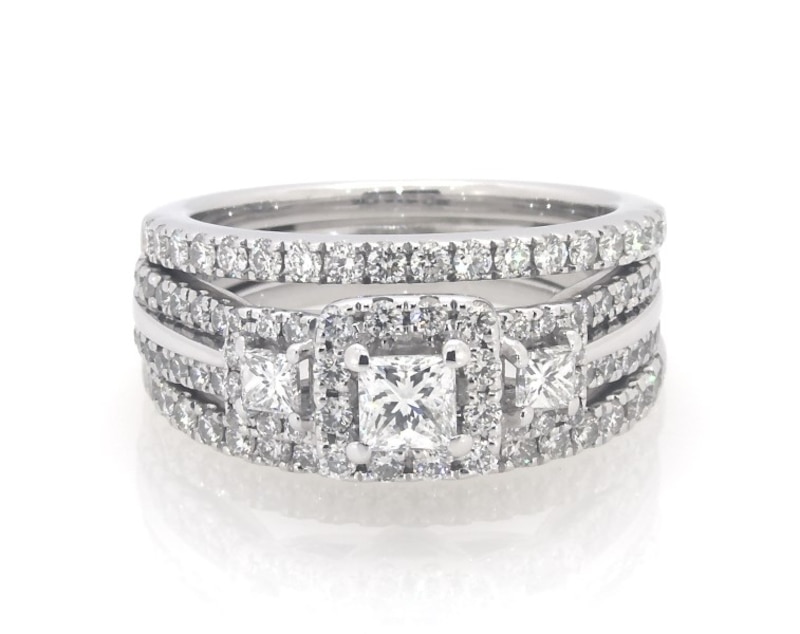 Main Image 1 of Previously Owned Vera Wang LOVE Princess-Cut Diamond Three-Stone Bridal Set 1-3/8 ct tw 14K White Gold Size 6.5