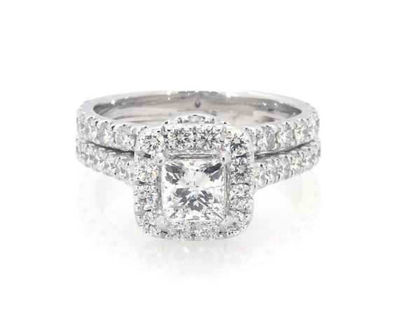 Previously Owned Neil Lane Princess-Cut Diamond Halo Bridal Set 2-5/8 ct tw 14K White Gold Size 8.25