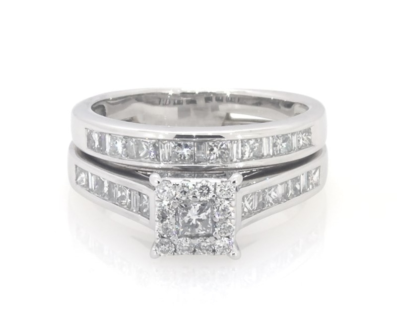 Main Image 1 of Previously Owned Princess-Cut Diamond Halo Bridal Set 7/8 ct tw 14K White Gold Size 5.25
