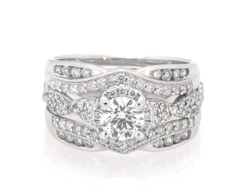 Main Image 1 of Previously Owned Round-Cut Diamond Halo Bridal Set 1 ct tw 14K White Gold Size 4.75