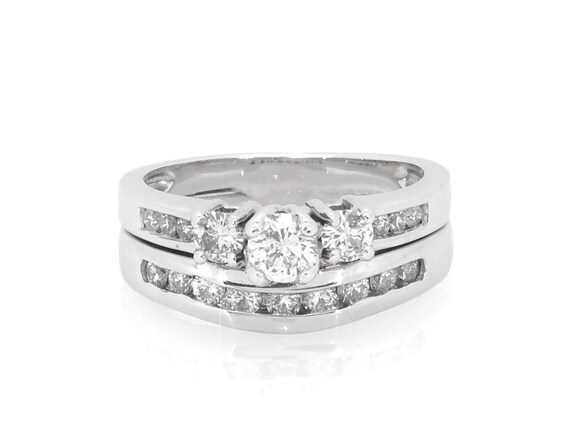Previously Owned Round-Cut Diamond Three-Stone Bridal Set 5/8 ct tw 14K White Gold Size 5