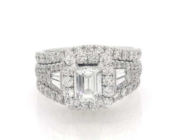 Previously Owned Neil Lane Emerald-Cut Diamond Halo Bridal Set 2-1/2 ct tw 14K White Gold Size 6