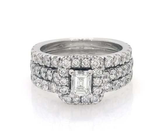 Previously Owned Neil Lane Emerald-Cut Diamond Halo Bridal Set 2-1/3 ct tw 14K White Gold Size 5.25