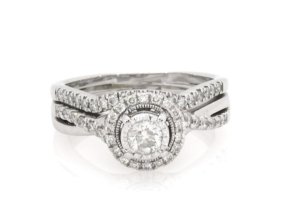 Previously Owned Round-Cut Diamond Halo Bridal Set 7/8 ct tw 14K White Gold Size 8.25