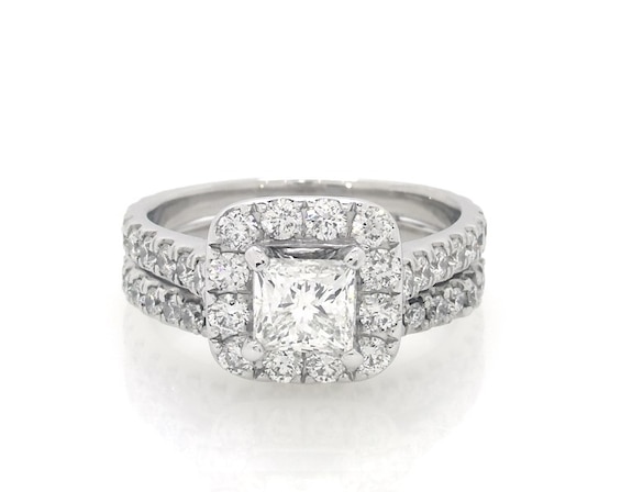 Previously Owned Neil Lane Princess-Cut Diamond Halo Bridal Set 2-1/4 ct tw 14K White Gold Size 7