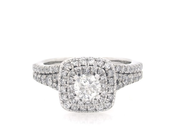 Previously Owned Round-Cut Diamond Halo Bridal Set 7/8 ct tw 14K White Gold Size 4.5