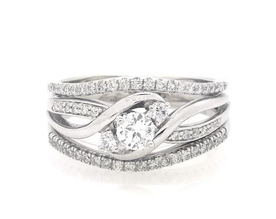 Previously Owned Round-Cut Diamond Three-Stone Bypass Bridal Set 3/4 ct tw 10K White Gold Size 8.75