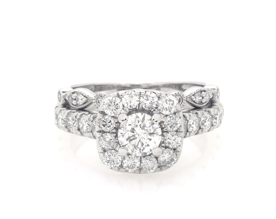Previously Owned Round-Cut Diamond Cushion Halo Bridal Set 1-5/8 ct tw 10K White Gold 6