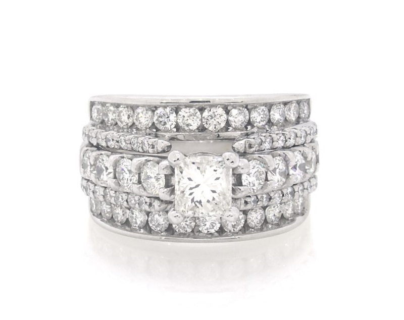 Main Image 1 of Previously Owned Princess-Cut Diamond Bridal Set 2-3/8 ct tw 14K White Gold Size 5