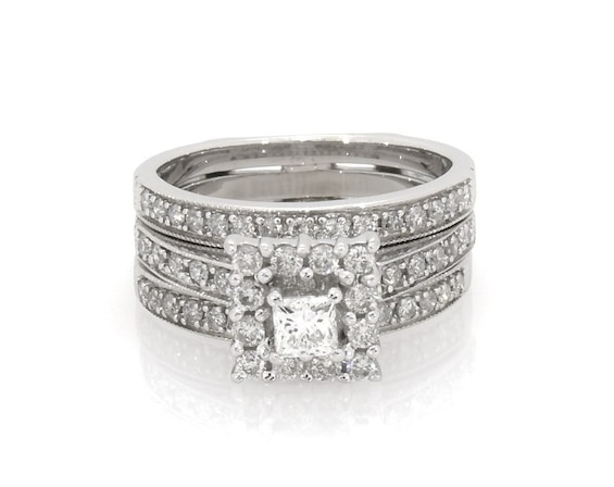 Previously Owned Princess-Cut Diamond Halo Bridal Set 7/8 ct tw 14K White Gold Size