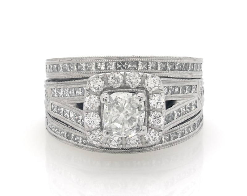 Main Image 1 of Previously Owned Neil Lane Cushion-Cut Diamond Halo Bridal Set 2-7/8 ct tw 14K White Gold Size 8