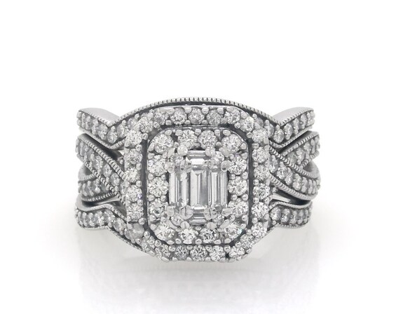 Previously Owned Baguette & Round-Cut Diamond Double Halo Bridal Set 1-1/3 ct tw 14K White Gold Size 5.5