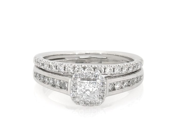 Previously Owned Princess-Cut Diamond Halo Bridal Set 7/8 ct tw 10K & 14K White Gold Size 6.5