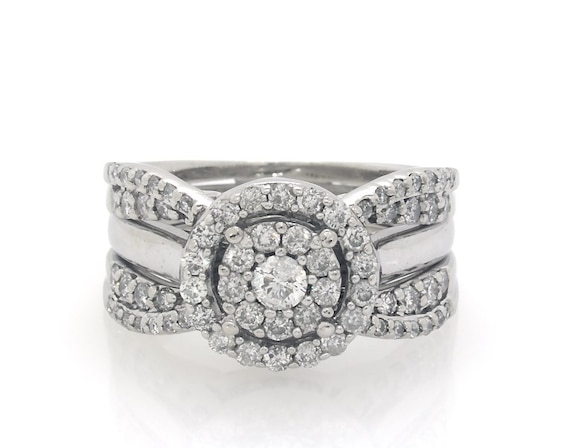 Previously Owned Round-Cut Diamond Double Halo Bridal Set 1 ct tw 10K & 14K White Gold Size 5.75