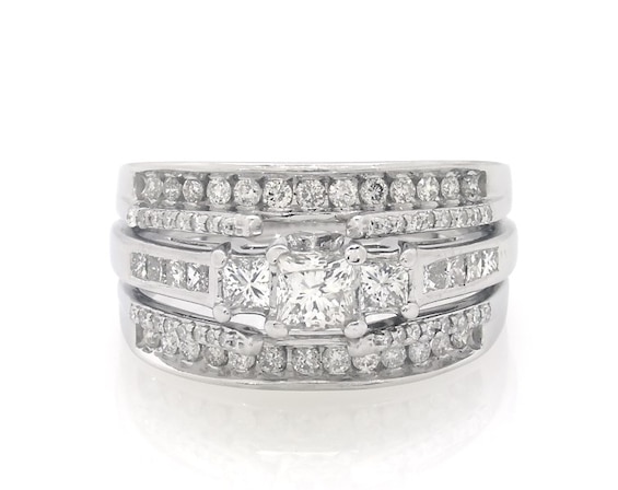 Previously Owned Princess-Cut Diamond Three-Stone Bridal Set 1-3/8 ct tw 14K White Gold Size 8.75