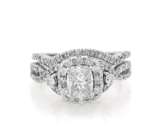 Previously Owned Pie-Cut Multi-Diamond Halo Bridal Set 7/8 ct tw 14K White Gold Size 5.25