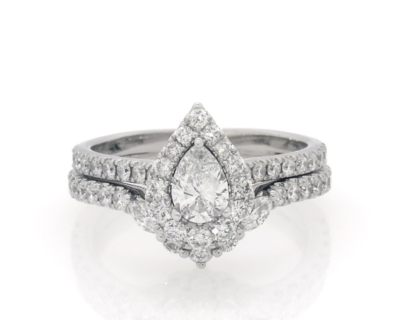 Main Image 1 of Previously Owned Neil Lane Pear-Shaped Diamond Halo Bridal Set 1-1/2 ct tw 14K White Gold Size 7.75
