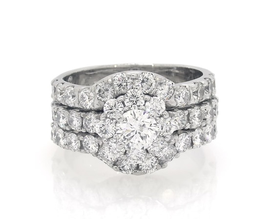 Previously Owned THE LEO Diamond Round-Cut Halo Bridal Set 2-1/2 ct tw 14K White Gold Size 6.5