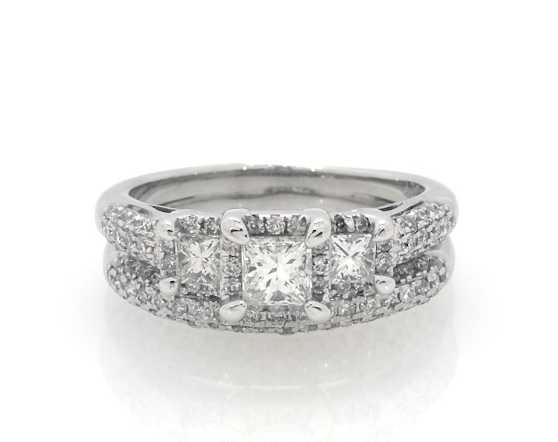 Main Image 1 of Previously Owned Princess-Cut Diamond Three-Stone Bridal Set 1-1/3 ct tw 14K White Gold Size 7.5
