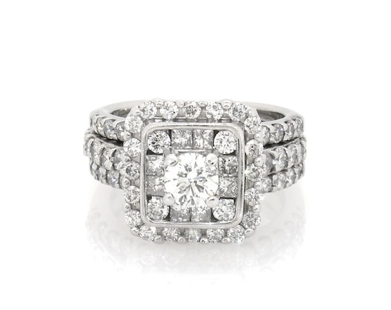 Previously Owned Round-Cut Diamond Double Halo Bridal Set 2-1/4 ct tw 14K White Gold Size 5.5