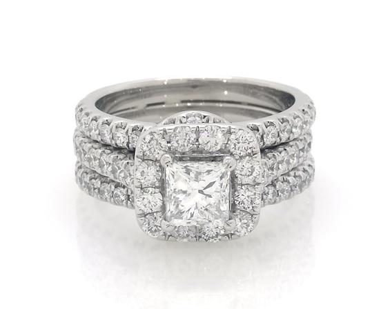 Previously Owned Neil Lane Princess-Cut Diamond Halo Bridal Set 2-1/2 ct tw 14K White Gold Size 6.5
