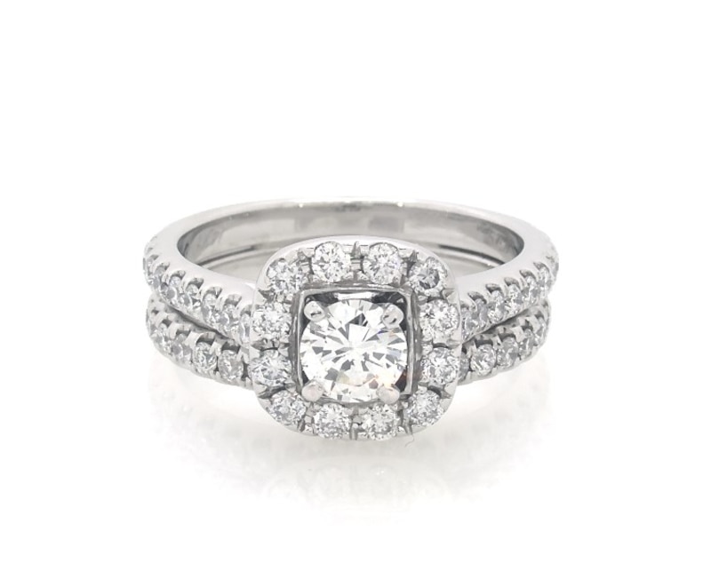 Main Image 1 of Previously Owned Neil Lane Round-Cut Diamond Halo Bridal Set 1-1/2 ct tw 14K White Gold Size 5.25