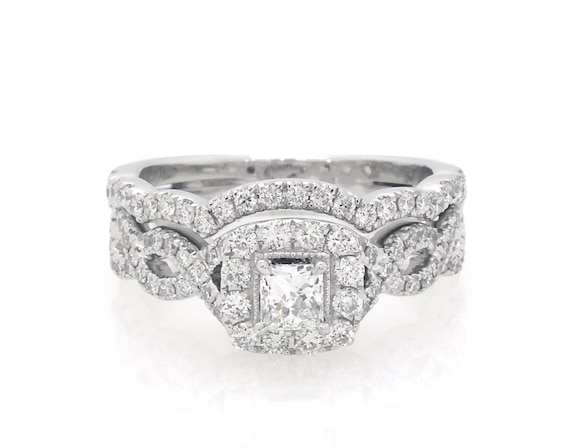 Previously Owned Neil Lane Princess-Cut Diamond Halo Bridal Set 7/8 ct tw 14K White Gold Size 5.5