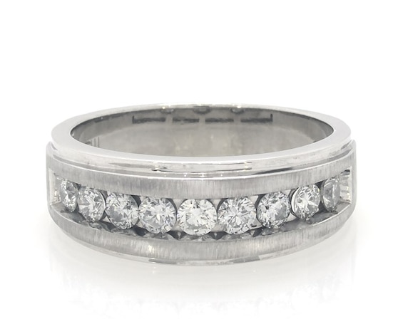 Previously Owned Men's Wedding Band 1 ct tw Diamonds 10K White Gold