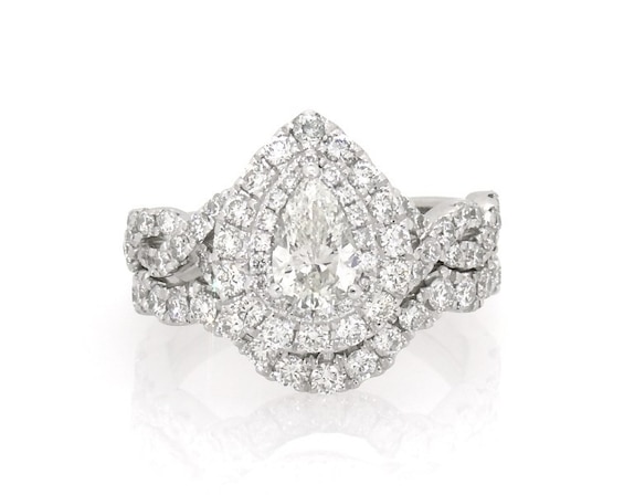 Previously Owned Neil Lane Pear-Shaped Diamond Double Halo Bridal Set 1-5/8 ct tw 14K White Gold Size 4.25