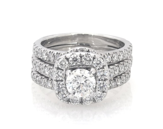 Previously Owned Neil Lane Round-Cut Diamond Halo Bridal Set 2-1/6 ct tw 14K White Gold Size