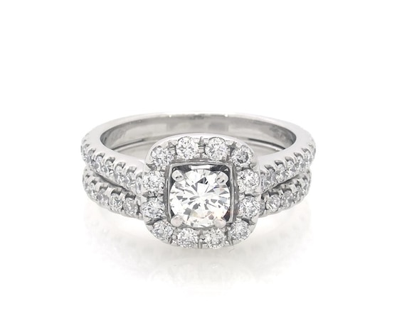 Previously Owned Neil Lane Round-Cut Diamond Halo Bridal Set 1-1/2 ct tw 14K White Gold 7
