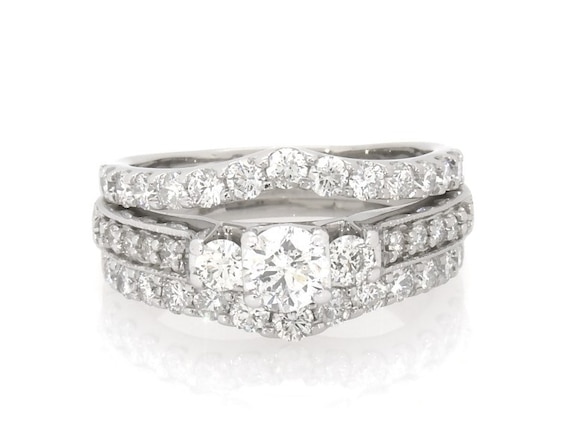 Previously Owned Round-Cut Diamond Three-Stone Bridal Set 1-5/8 ct tw 14K White Gold Size 6.75