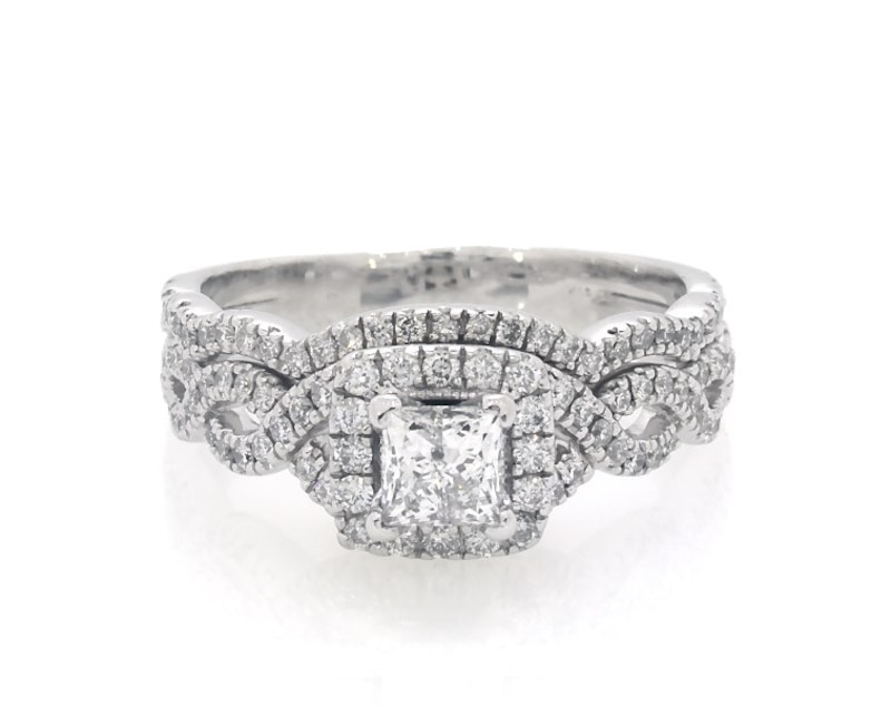 Main Image 1 of Previously Owned Neil Lane Princess-Cut Diamond Halo Bridal Set 1-1/8 ct tw 14K White Gold Size 7.75