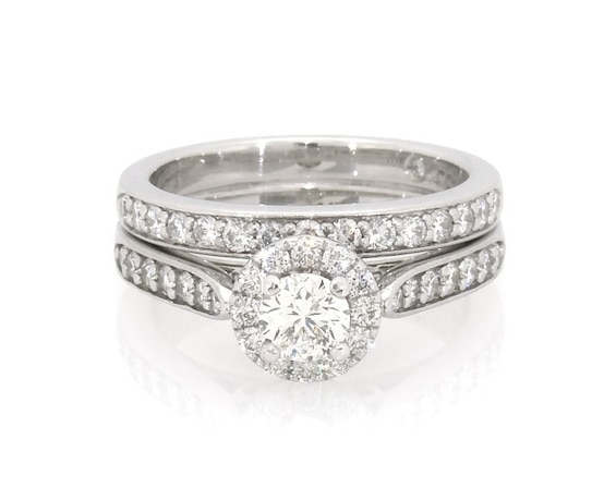 Previously Owned THE LEO Diamond Round-Cut Halo Bridal Set 1 ct tw 14K White Gold Size 6.75