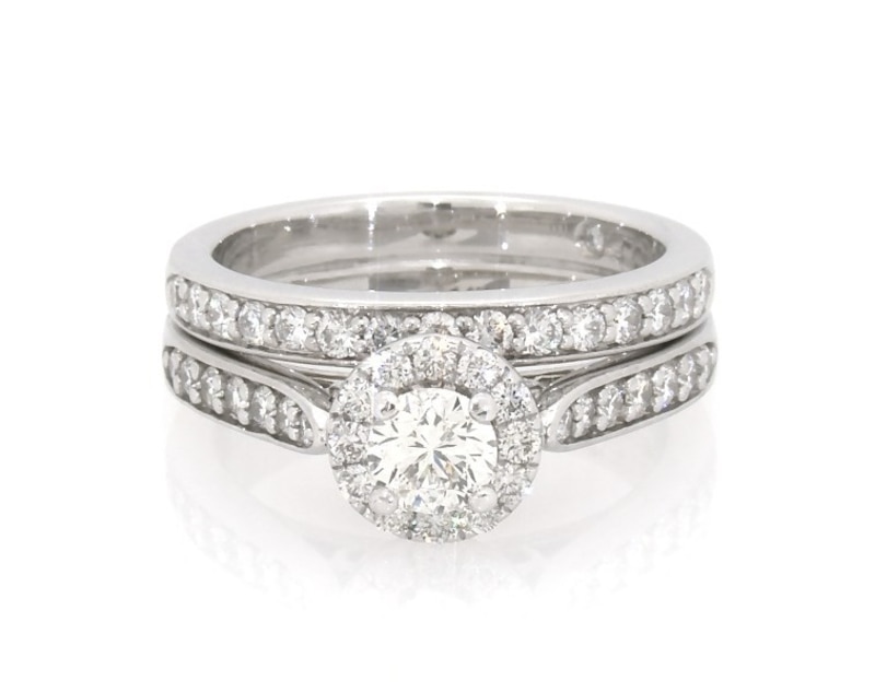Main Image 1 of Previously Owned THE LEO Diamond Round-Cut Halo Bridal Set 1 ct tw 14K White Gold Size 6.75