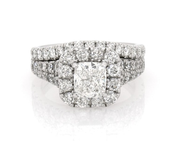 Previously Owned Neil Lane Cushion-Cut Diamond Halo Bridal Set 2-1/2 ct tw 14K White Gold Size 6.75
