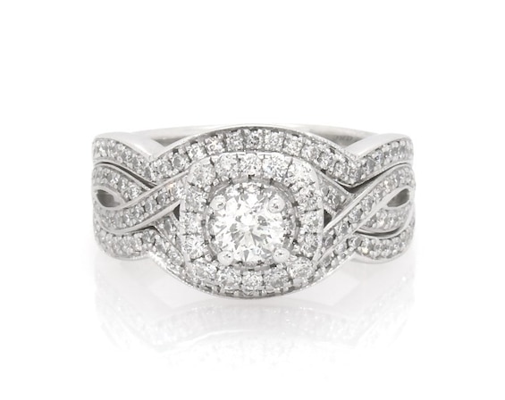 Previously Owned Neil Lane Round-Cut Diamond Halo Bridal Set 1 ct tw 14K White Gold Size 6.5