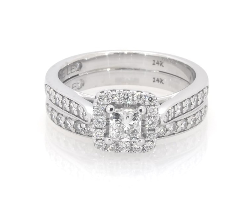 Main Image 1 of Previously Owned THE LEO Diamond Princess-Cut Halo Bridal Set 7/8 ct tw 14K White Gold Size 6.5