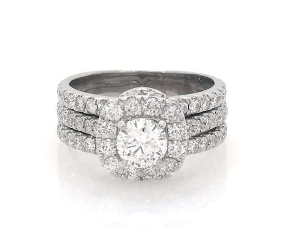 Previously Owned Neil Lane Round-Cut Diamond Halo Bridal Set 2 ct tw 14K White Gold Size