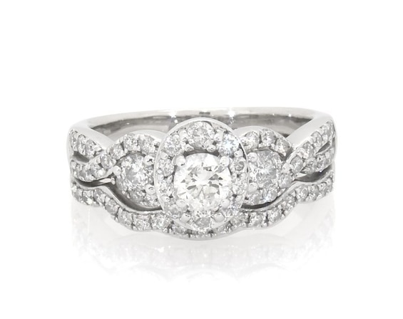 Previously Owned Round-Cut Diamond Oval Frame Bridal Set 7/8 ct tw 14K White Gold Size 6