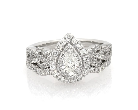 Previously Owned Neil Lane Pear-Shaped Diamond Bridal Set 7/8 ct tw 14K White Gold Size 5.5