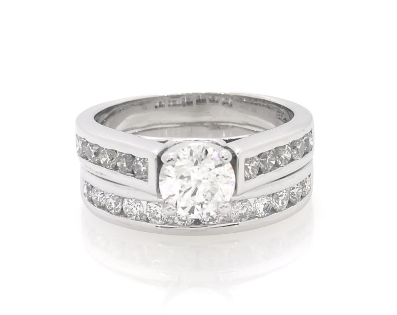 Main Image 1 of Previously Owned Round-Cut Diamond Bridal Set 1-7/8 ct tw 14K White Gold Size 7.5
