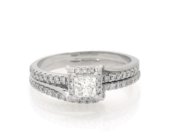 Previously Owned Princess-Cut Diamond Halo Bridal Set 7/8 ct tw 14K White Gold Size 7.75