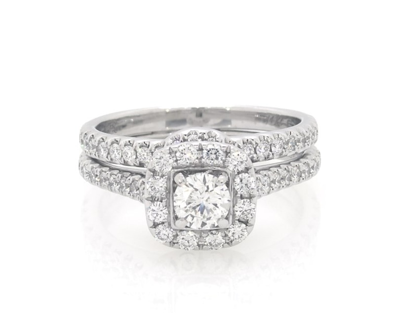 Main Image 1 of Previously Owned THE LEO First Light Round-Cut Diamond Halo Bridal Set 1 ct tw 14K White Gold Size 5