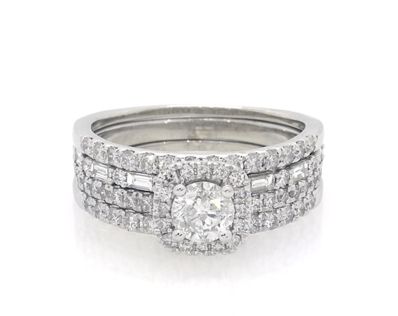 Previously Owned Round-Cut Diamond Halo Bridal Set 1-3/8 ct tw 14K White Gold Size 7.5