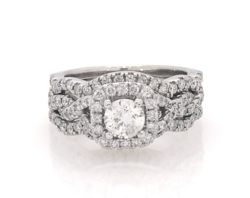 Main Image 1 of Previously Owned Round-Cut Diamond Halo Bridal Set 1-1/6 ct tw 14K White Gold Size 5.5