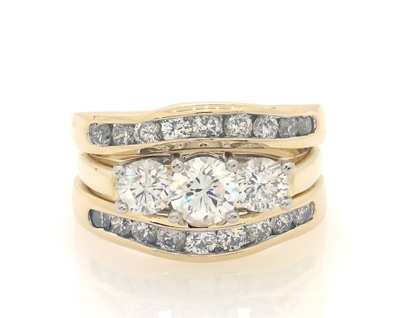 Previously Owned Round-Cut Diamond Three-Stone Bridal Set 2-1/3 ct tw 14K Yellow Gold & Platinum Size 8.5
