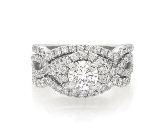 Previously Owned Neil Lane Round-Cut Diamond Halo Bridal Set 1-3/4 ct tw 14K White Gold Size 5.75
