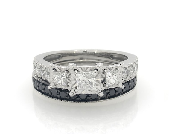 Previously Owned Princess-Cut Three-Stone Black & White Diamond Bridal Set 1-1/5 ct tw 10K & 14K White Gold Size 5.25